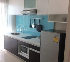Двухместный номер Standard с балконом двуспальная кровать в The Scene Condo By The Rich