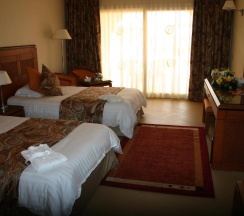 Двухместный номер Golden Swim-Up двуспальная кровать в Sea Beach Aqua Park Resort