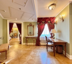 Улучшенный номер без вида (внутренний двор или мансарда) в Taleon Imperial Hotel