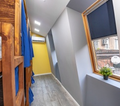 Кровать в общем номере в Море