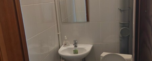 Одноместный номер 2 категории с сан.узлом и душем на этаже в Фатима