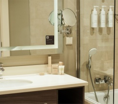 Люкс "Гранд" (Апартамент с 1 спальней) в Кортъярд Марриотт Сочи Красная Поляна