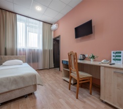 Комфорт /Comfort Double Room (двухкомнатный номер с одной двуспальной кроватью) в Воронеж