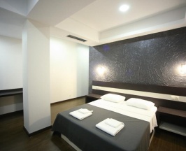 Двухместный люкс двуспальная кровать в West Tower Hotel