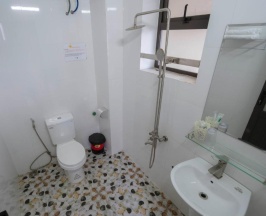 Четырёхместный номер Superior с балконом в Ha Long Bay Fancy Hostel