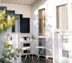 Двухместный коттедж двуспальная кровать в Четыре сезона