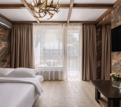 Полулюкс с балконом и видом на горы в Stellar collection chalet, Krasnaya Polyana