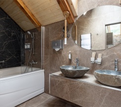 Апартаменты с балконом и видом на горы в Stellar collection chalet, Krasnaya Polyana