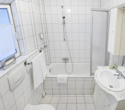 Двухместный номер Standard 2 отдельные кровати в Hansa Hotel