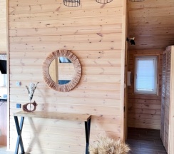 Лодж с двумя спальнями и террасой в Соты&Варенье