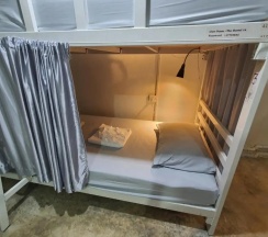Кровать в общем номере (двуспальная кровать) в Home16 Hostel 16