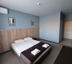 Номер стандарт семейный с 1 двуспальной кроватью в Leto Place