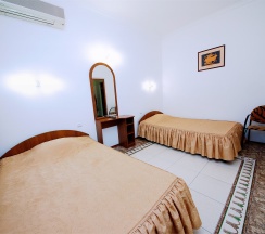 Семейный двухкомнатный с балконом в Ясон