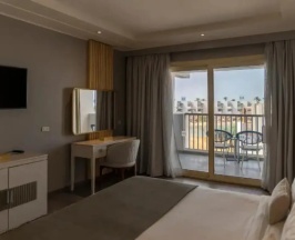 Двухместный люкс Posh Club Executive Jacuzzi двуспальная кровать в Sunrise Crystal Bay Resort