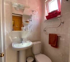 Двухместный коттедж двуспальная кровать в Mon Michel