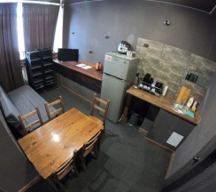 №26 Апартаменты (Квартира) 4 комнаты в Hostel Kirovsk.red