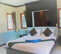 Двухместное бунгало Air-Con with Sitting Area рядом с пляжем двуспальная кровать в Kaibae Beach Resort