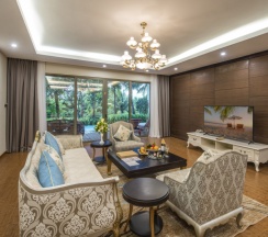 Вилла с 4 комнатами с видом на бассейн в Vinpearl Resort & Spa Nha Trang Bay
