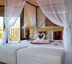 Бунгало с видом на море в Poshanu Resort