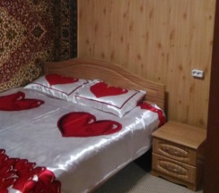 Студия с балконом и с красивым видом из окна в Манжерок