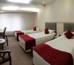 Трёхместный номер Standard в Royal hotel