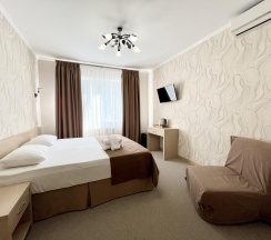 Номер комфорт с 1 двуспальной кроватью в Олимпия