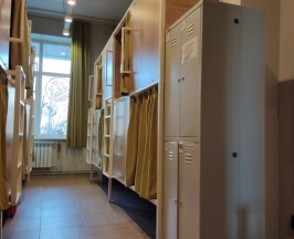 Одноместная капсула в 10-местном общем женском номере в Bird house Hostel