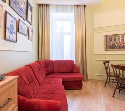 Двухуровневая студия Комфорт в Цветной Петербург дом художников