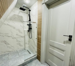 (1А) А-Frame 4x в Черногория на Родниковой