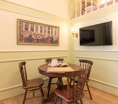 Двухуровневая студия Комфорт в Цветной Петербург дом художников