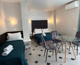 Трехместный номер Делюкс с балконом в Delta nova