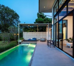 Двухместная вилла с видом на горы двуспальная кровать в The Private Pool Villas at Civilai Hill Khao Yai