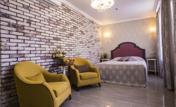 Номер комфорт бизнес Глупый Француз в Честный Чехов