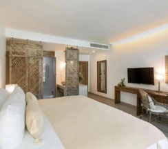 Двухместный номер Pool Access Tropical Garden двуспальная кровать в Eden Beach Khaolak Resort and Spa A Lopesan Collection Hotel