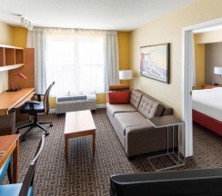 Двухместный люкс c 1 комнатой двуспальная кровать в TownePlace Suites Los Angeles LAX/Manhattan Beach