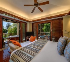 Двухместный номер Spa Deluxe с видом на сад двуспальная кровать в Отель Centara Grand Beach Resort and Villas Krabi