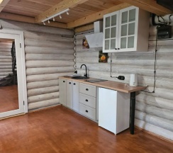 Четырёхместный номер Superior с балконом в Сказка