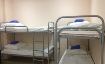 Кровать в 6-местном общем женском номере в Арт-Хостел