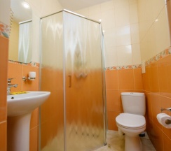 Трёхместный номер Comfort с балконом и с видом на парк в Прометей 3