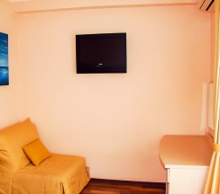 Стандарт трёхместный с балконом в Синее море