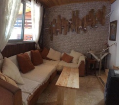 Коттедж с 2 комнатами в Mamas Summer House