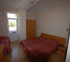 Четырехместный "Стандарт" с балконом в Аллес