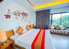 Двухместный номер Deluxe с видом на море двуспальная кровать в White Sand Halal House Krabi