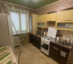 Двухместные апартаменты с 2 комнатами с балконом (двуспальная кровать) в Квартира Двухкомнатная в пешей доступности до центра города