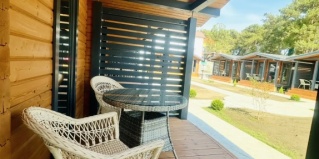 Лдзаа: Коттедж Хвоя Cottage House