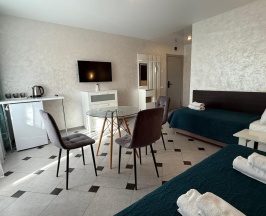 Трехместный номер Делюкс с балконом в Delta nova