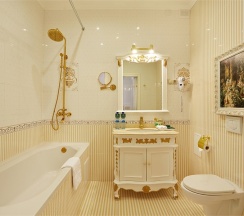 Королевский Люкс (Luxury King suite) в Грин Хаус