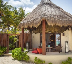 Номер Plunge Pool oceanfront в Shangri-la Caribe Beach Village Resort