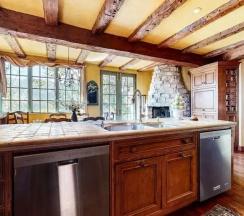 Коттедж с 4 комнатами в Juniper Ridge 16 5000 sq ft, Grand Chateau at Eagle, Expansive Mountain Views by RedAwning