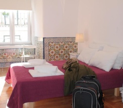 Двухместный номер Standard с красивым видом из окна 2 отдельные кровати в Lost Inn Lisbon Hostel